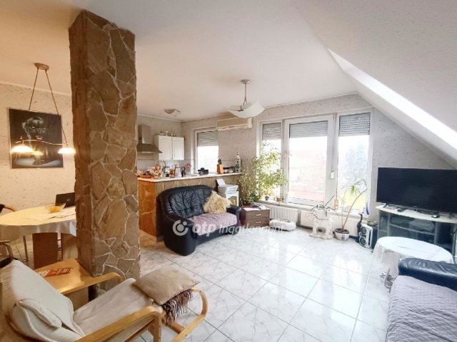 Eladó téglalakás, Szigethalmon 85 M Ft, 2+2 szobás