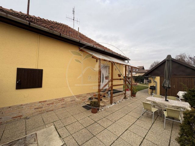 Eladó családi ház, Gyulán 49.99 M Ft, 4 szobás