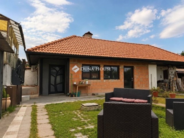 Eladó családi ház, Cegléden 85 M Ft, 3 szobás