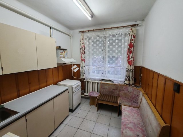 Eladó téglalakás, Tatabányán, Hadsereg utcában 39.9 M Ft