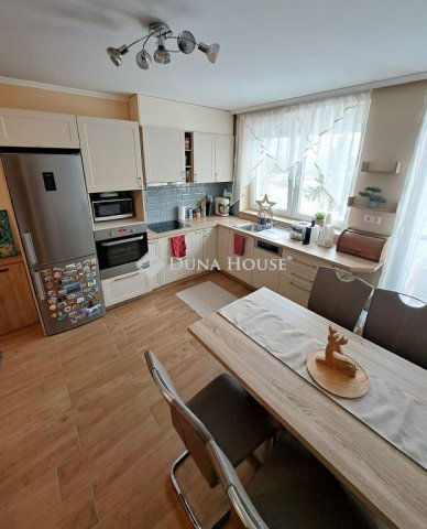 Eladó téglalakás, Mosonmagyaróváron 63.9 M Ft, 3 szobás