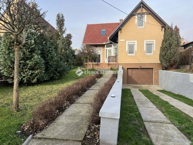 Eladó családi ház, Jászberényben 84.9 M Ft, 4 szobás