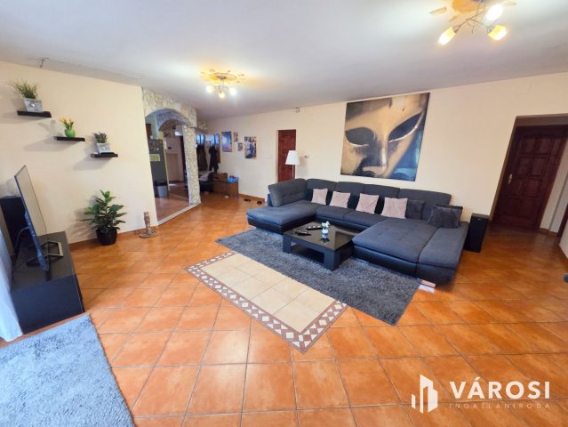 Eladó családi ház, Szigethalmon 169 M Ft, 5 szobás