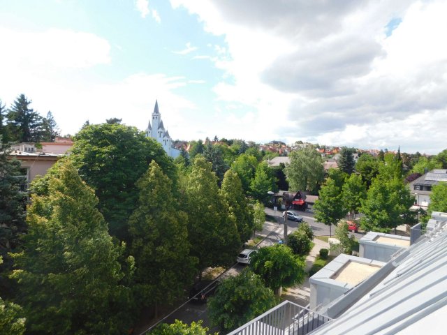 Eladó téglalakás, Hévízen 119 M Ft, 2+1 szobás