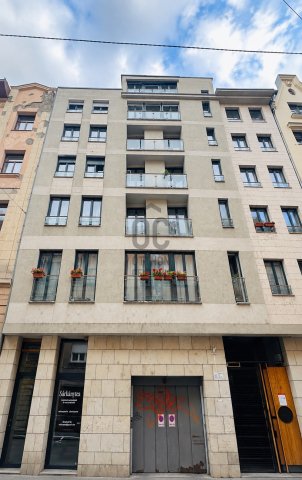 Eladó téglalakás, Budapesten, VI. kerületben, Szív utcában