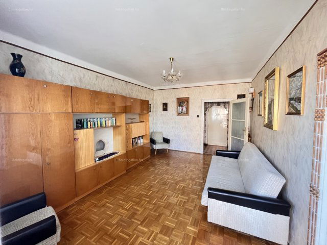 Eladó téglalakás, Kaposváron 29.9 M Ft, 2 szobás