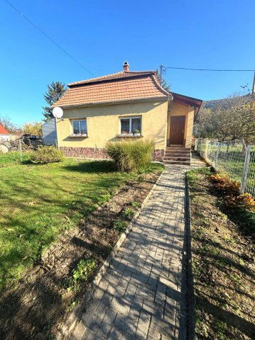 Eladó családi ház, Tatabányán 55 M Ft, 3 szobás