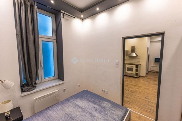 Eladó téglalakás, Budapesten, VI. kerületben 62.9 M Ft, 2 szobás