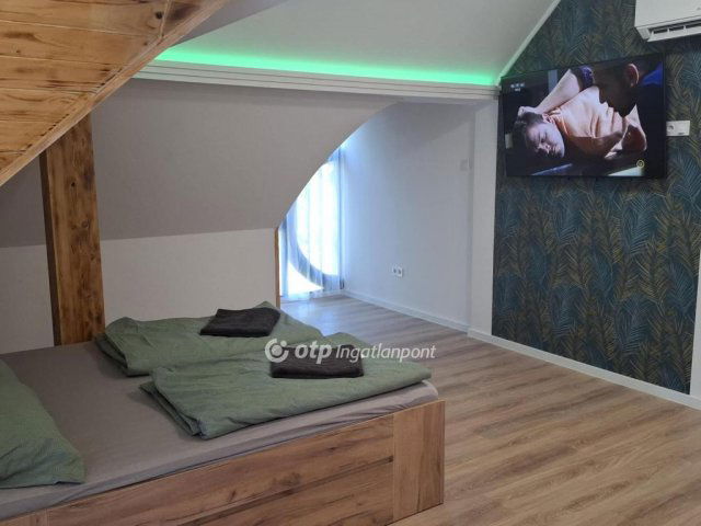 Kiadó téglalakás, albérlet, Siófokon 210 E Ft / hó, 1 szobás