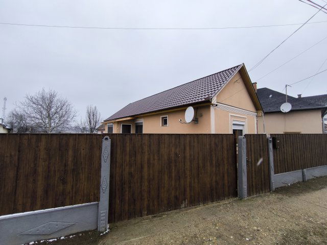 Eladó családi ház, Vámospércsen, Hajnal utcában 35 M Ft