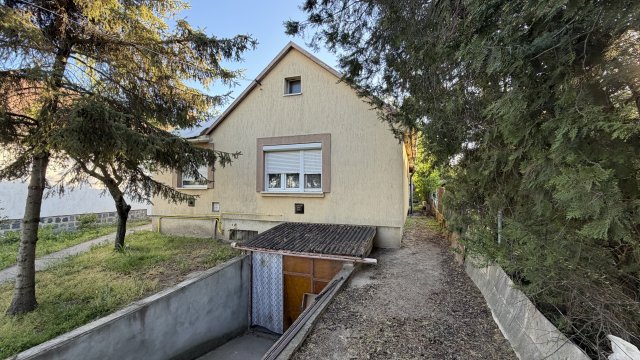 Eladó családi ház, Székesfehérvárott 54.9 M Ft, 2 szobás