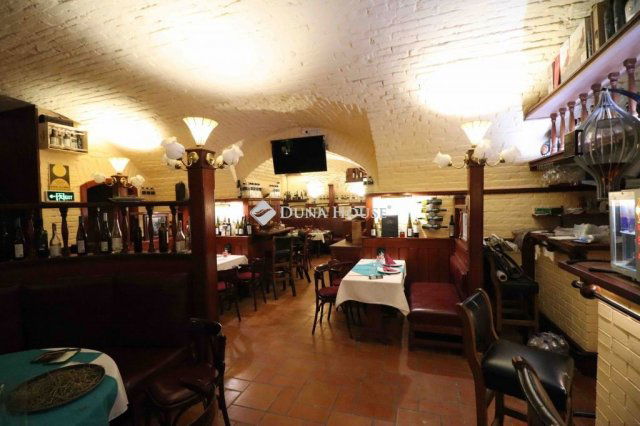 Eladó üzlethelyiség, Budapesten, VI. kerületben 123 M Ft