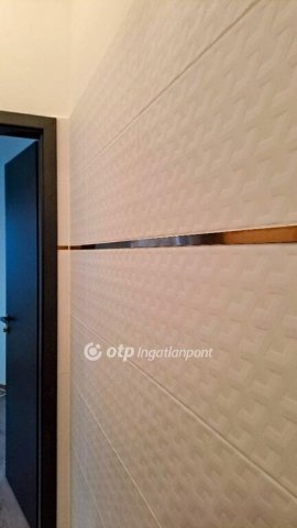 Eladó téglalakás, Balatonakarattyán 133 M Ft, 3 szobás