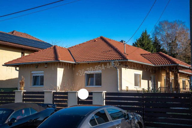 Eladó családi ház, Veresegyházon 141.9 M Ft, 5 szobás