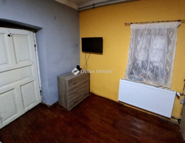 Eladó családi ház, Baracson 30.5 M Ft, 2 szobás