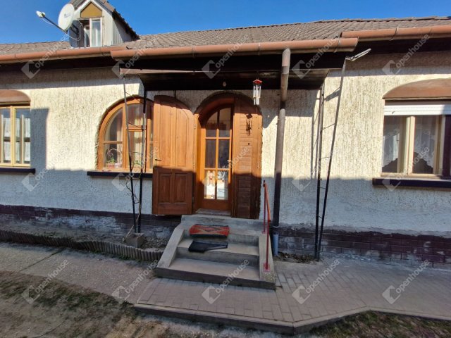 Eladó családi ház, Fityeházon 27.9 M Ft, 4 szobás