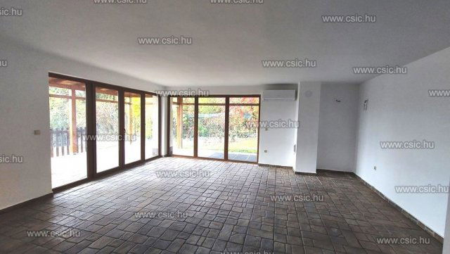 Eladó családi ház, Szentendrén 179.9 M Ft, 6 szobás