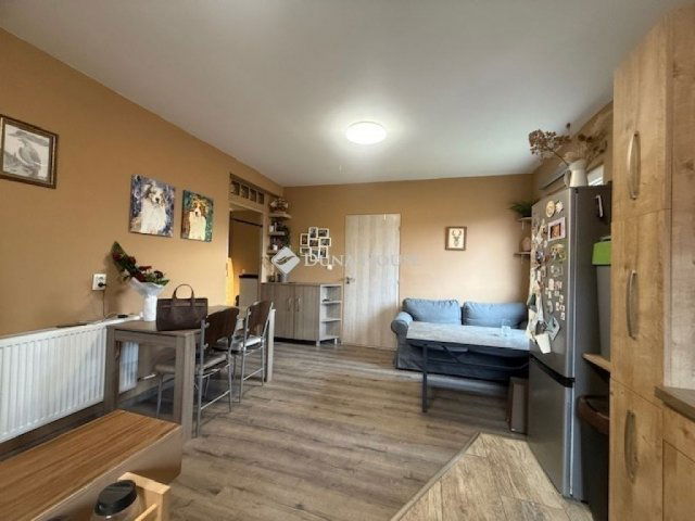 Eladó családi ház, Vecsésen 88 M Ft, 5 szobás