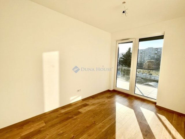 Eladó téglalakás, Budapesten, III. kerületben 104.9 M Ft