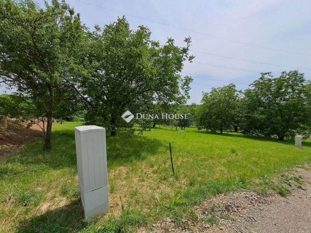 Eladó telek, Pécsett 16 M Ft / költözzbe.hu