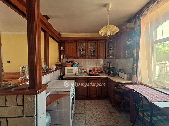 Eladó családi ház, Békésen 72 M Ft, 1+2 szobás