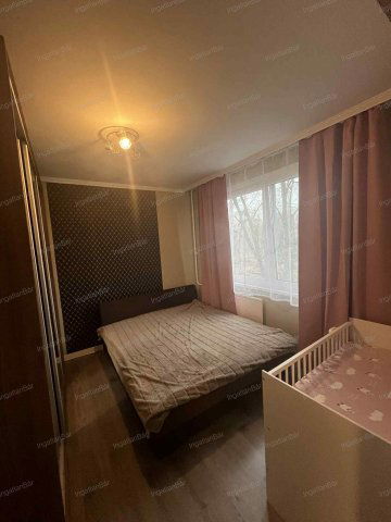 Eladó panellakás, Nyíregyházán 49.99 M Ft, 1+2 szobás