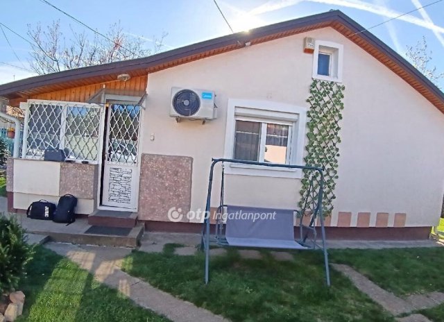Eladó nyaraló, Gárdonyban 54.9 M Ft, 2+2 szobás