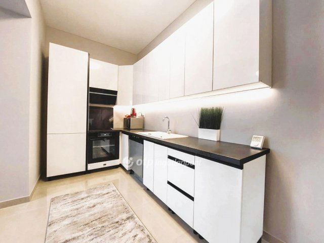 Eladó téglalakás, Budapesten, XV. kerületben 76.9 M Ft, 3 szobás