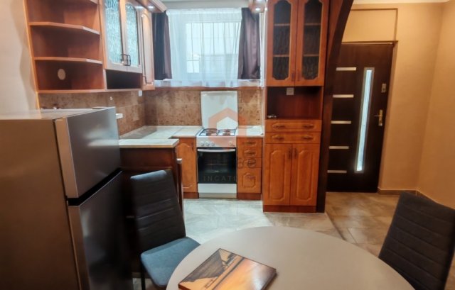 Kiadó téglalakás, albérlet, Pécsett 250 E Ft / hó, 3 szobás