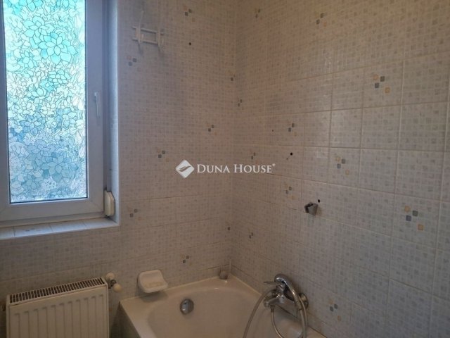 Eladó téglalakás, Budapesten, XIV. kerületben 72.9 M Ft