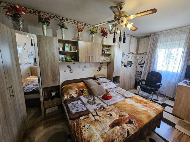 Eladó panellakás, Pécsett 49.9 M Ft, 3 szobás