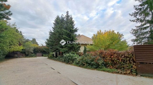 Eladó családi ház, Sülysápon 145 M Ft, 7 szobás