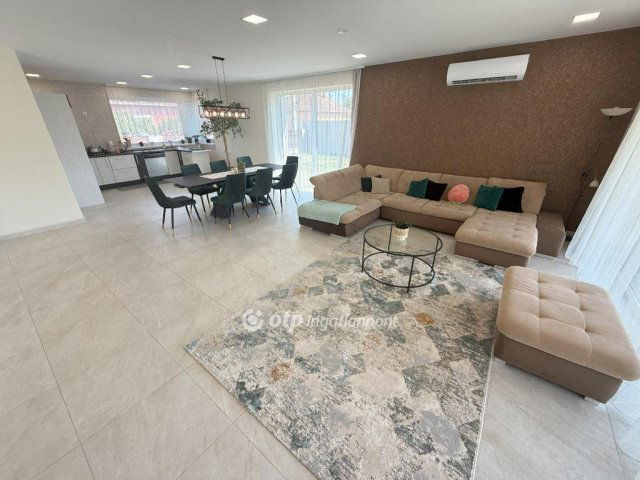 Eladó családi ház, Lakitelken 120.5 M Ft, 3 szobás