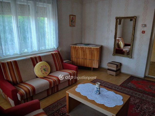 Eladó családi ház, Adácson 35 M Ft, 3 szobás