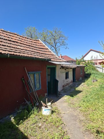 Eladó családi ház, Szolnokon 12.9 M Ft, 2 szobás