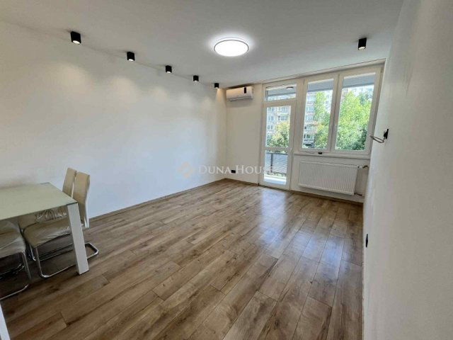 Kiadó panellakás, albérlet, Kecskeméten 160 E Ft / hó, 2 szobás