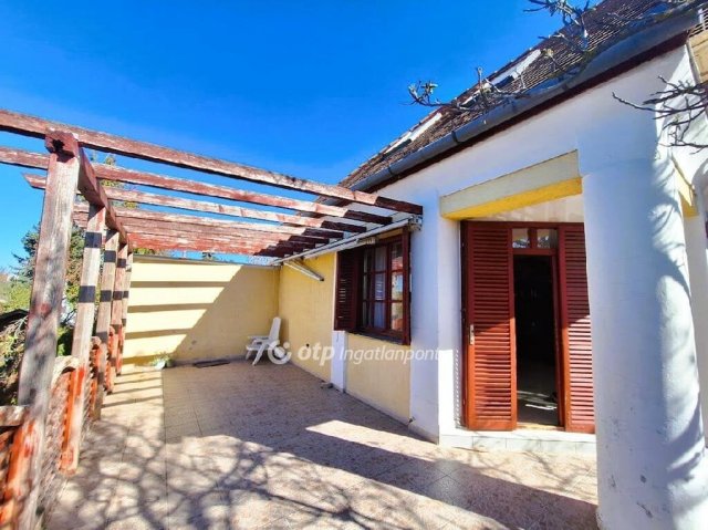 Eladó családi ház, Balatonkenesén 109 M Ft, 5 szobás