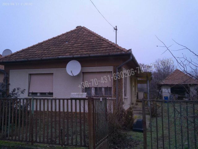 Eladó családi ház, Mikebudán 25.9 M Ft, 2 szobás