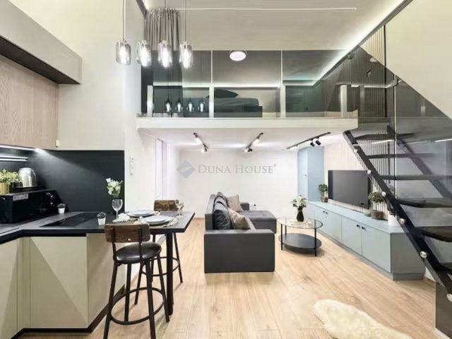 Eladó téglalakás, Budapesten, VI. kerületben 55 M Ft, 1 szobás