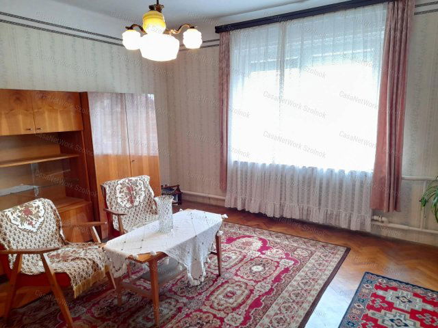 Eladó családi ház, Szolnokon 35 M Ft, 4 szobás
