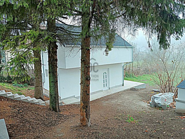 Eladó családi ház, Bényén 22.9 M Ft, 2 szobás