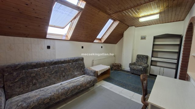Kiadó téglalakás, albérlet, Pécsett 150 E Ft / hó, 1 szobás
