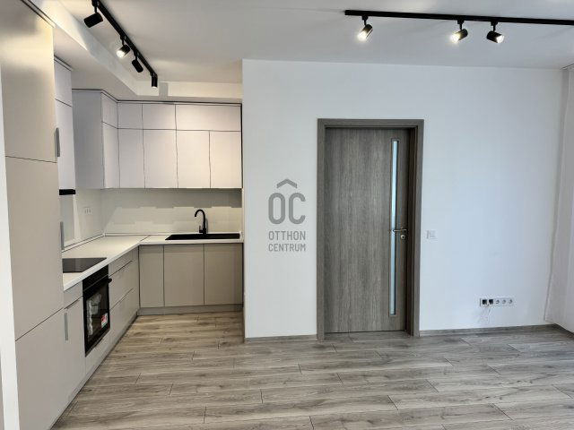 Kiadó téglalakás, albérlet, Szolnokon 200 E Ft / hó, 3 szobás