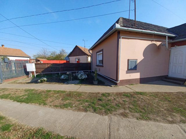 Eladó családi ház, Derecskén 19.8 M Ft, 2 szobás