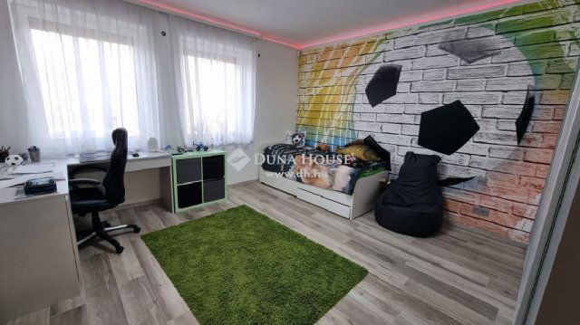 Eladó családi ház, Biatorbágyon 199.99 M Ft, 5 szobás