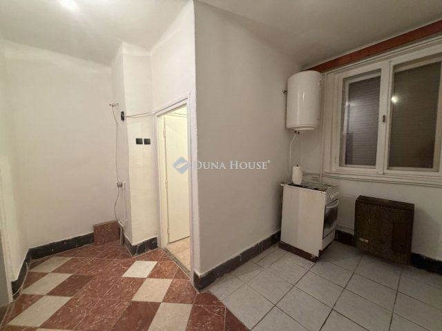 Eladó téglalakás, Győrött 31.15 M Ft, 1 szobás