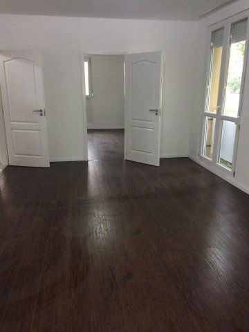 Kiadó panellakás, albérlet, Pécsett 155 E Ft / hó, 2+1 szobás