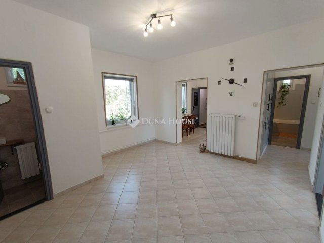 Eladó családi ház, Kecskeméten 89.9 M Ft, 5 szobás