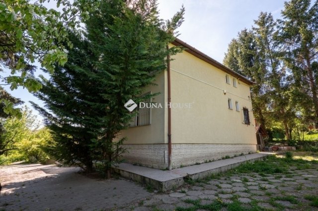 Eladó családi ház, Zsámbékon 139.9 M Ft, 6 szobás
