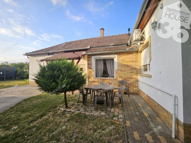 Eladó családi ház, Városföldön 61.9 M Ft, 3 szobás